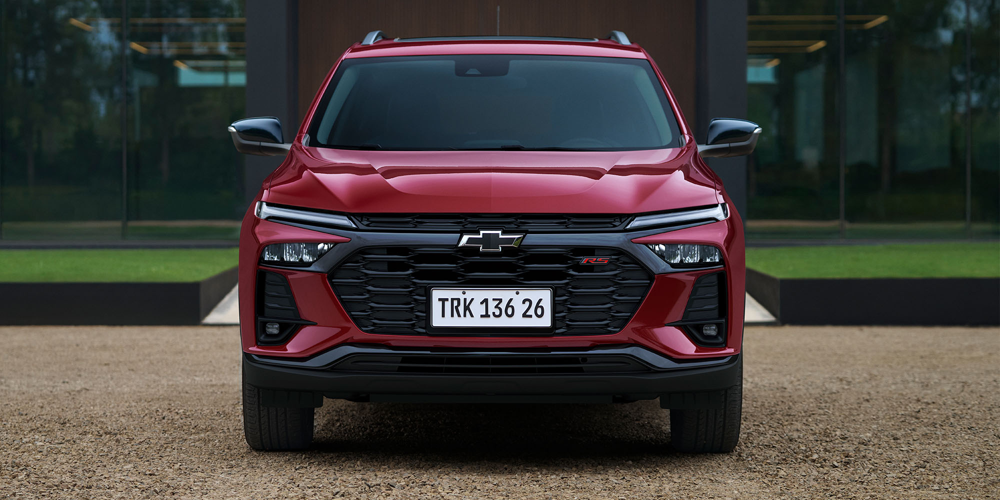 Vista frontal de la Chevrolet Tracker RS 2026