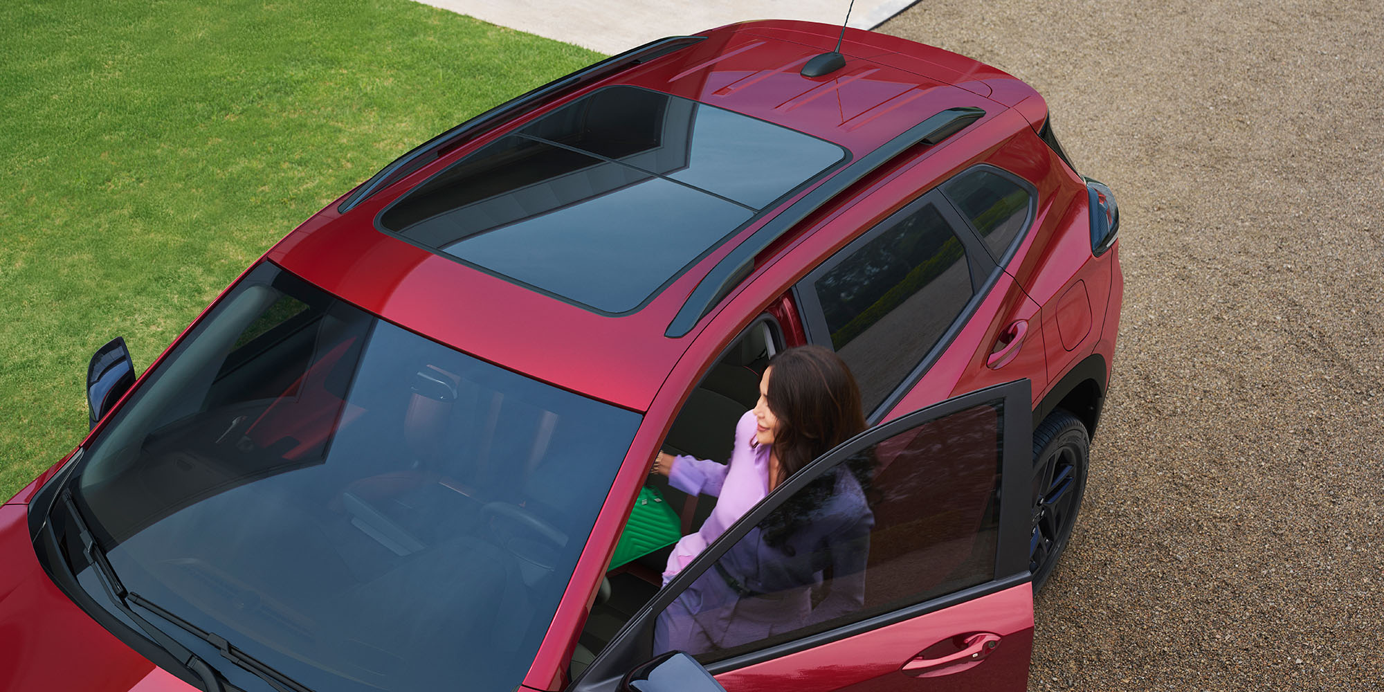 Vista superior sunroof panorámico de la Tracker 2026